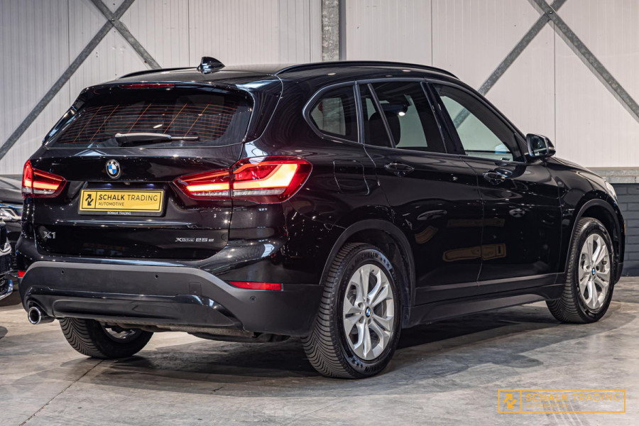 BMW X1 XDrive25e|Cam|Navi-XL|HUD|Stoelverwarming|Dealer|APK