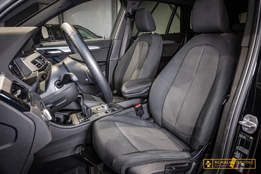 BMW X1 XDrive25e|Cam|Navi-XL|HUD|Stoelverwarming|Dealer|APK