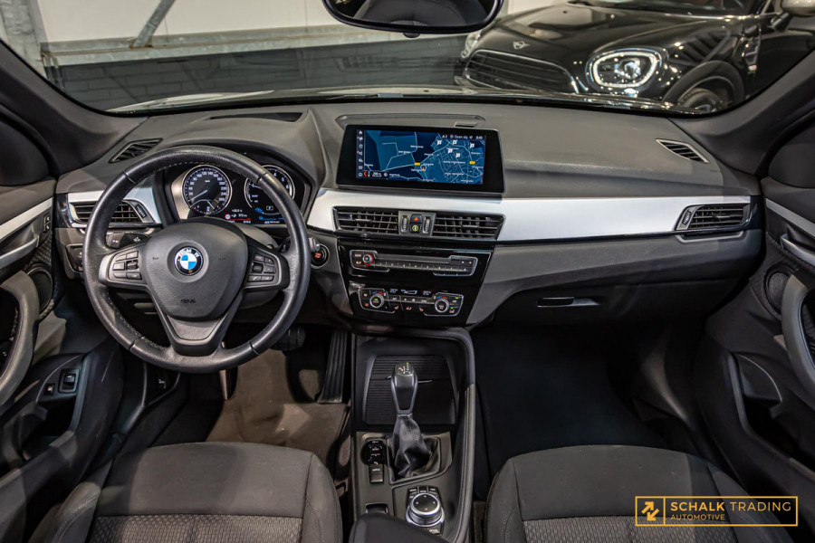 BMW X1 XDrive25e|Cam|Navi-XL|HUD|Stoelverwarming|Dealer|APK