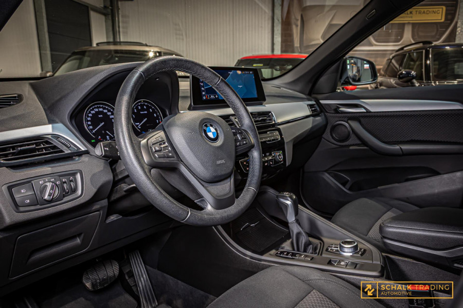 BMW X1 XDrive25e|Cam|Navi-XL|HUD|Stoelverwarming|Dealer|APK