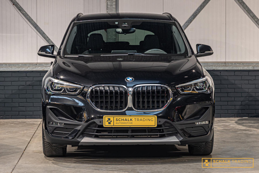 BMW X1 XDrive25e|Cam|Navi-XL|HUD|Stoelverwarming|Dealer|APK