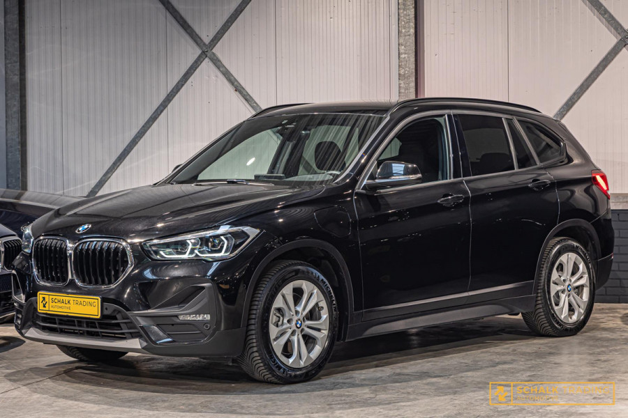 BMW X1 XDrive25e|Cam|Navi-XL|HUD|Stoelverwarming|Dealer|APK
