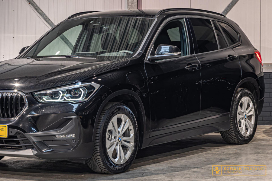 BMW X1 XDrive25e|Cam|Navi-XL|HUD|Stoelverwarming|Dealer|APK