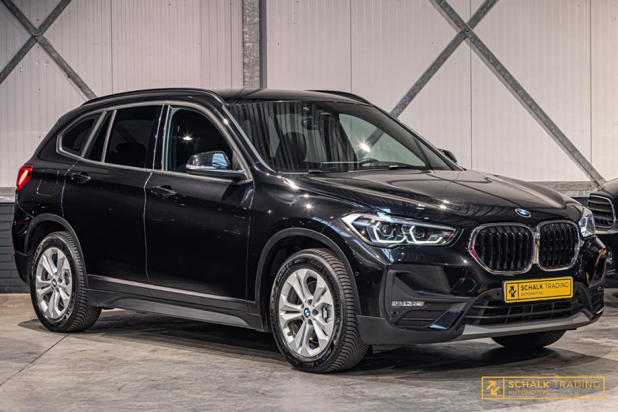 BMW X1 XDrive25e|Cam|Navi-XL|HUD|Stoelverwarming|Dealer|APK