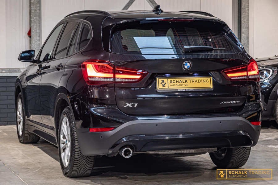 BMW X1 XDrive25e|Cam|Navi-XL|HUD|Stoelverwarming|Dealer|APK