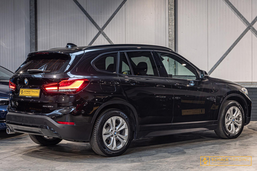 BMW X1 XDrive25e|Cam|Navi-XL|HUD|Stoelverwarming|Dealer|APK