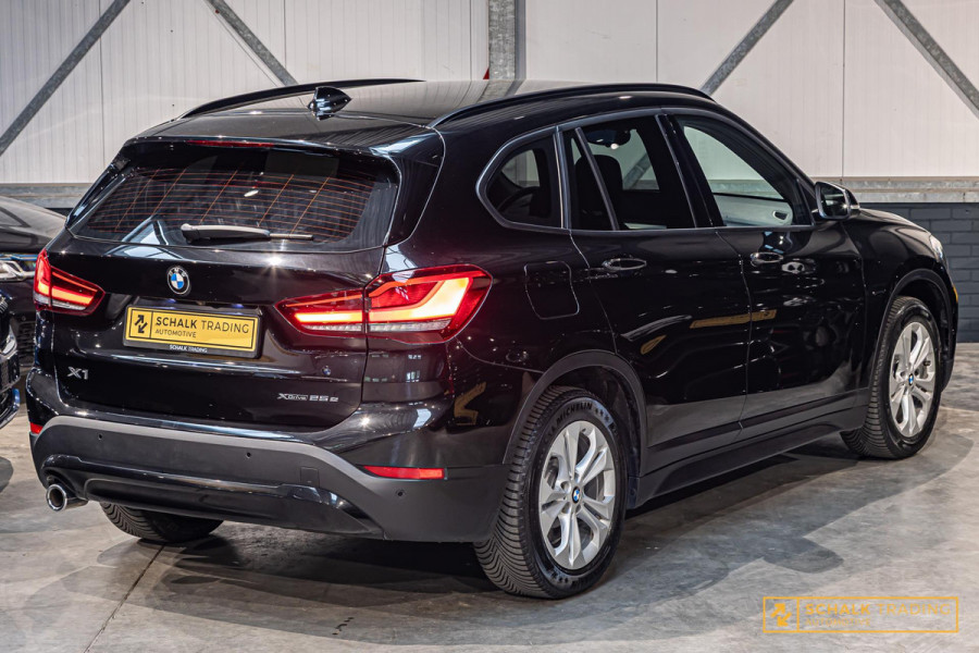 BMW X1 XDrive25e|Cam|Navi-XL|HUD|Stoelverwarming|Dealer|APK