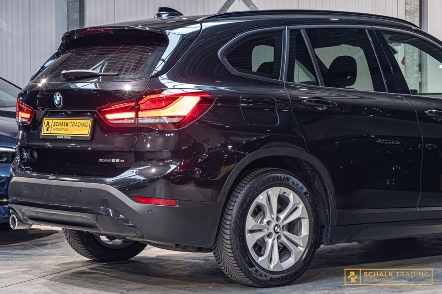 BMW X1 XDrive25e|Cam|Navi-XL|HUD|Stoelverwarming|Dealer|APK
