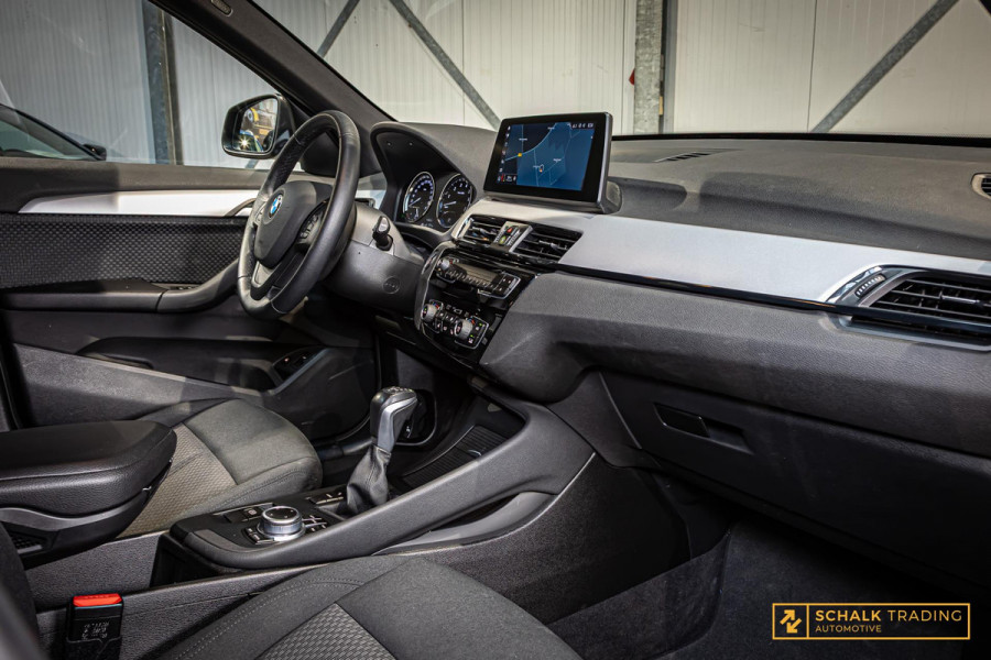 BMW X1 XDrive25e|Cam|Navi-XL|HUD|Stoelverwarming|Dealer|APK