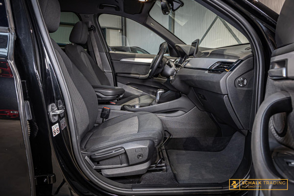 BMW X1 XDrive25e|Cam|Navi-XL|HUD|Stoelverwarming|Dealer|APK