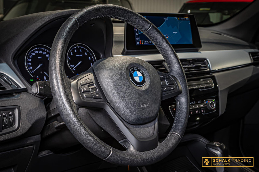 BMW X1 XDrive25e|Cam|Navi-XL|HUD|Stoelverwarming|Dealer|APK