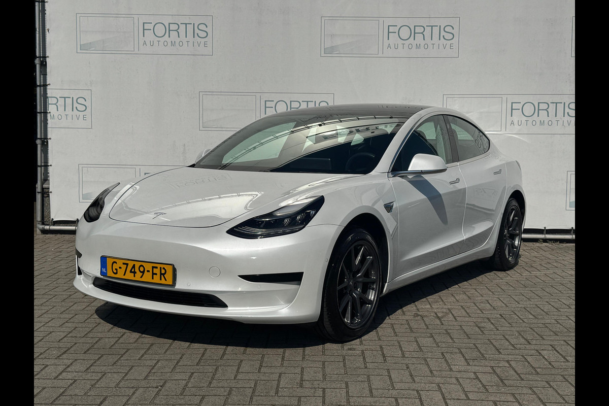 Tesla Model 3 Standard RWD Plus 60 kWh SOH 86% |NL AUTO | CAMERA | LEDER | PANO Tesla Model 3 Standard RWD Plus 60 kWh SOH 86% |NL AUTO | CAMERA | LEDER | PANO
