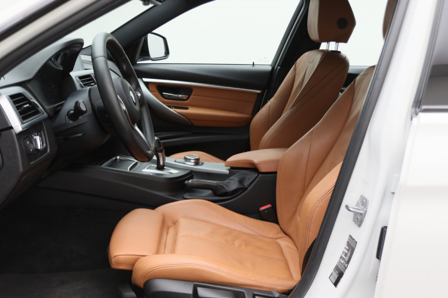 BMW 3 Serie Touring 318i Edition M Sport Shadow Executive Leer, Standkachel, Verwarmde Stoelen, Cruise, Navigatie, Bluetooth, 18''