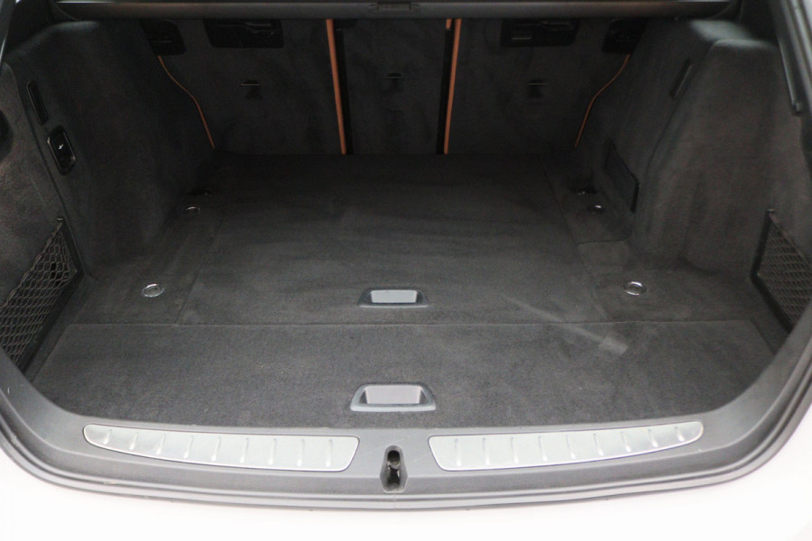 BMW 3 Serie Touring 318i Edition M Sport Shadow Executive Leer, Standkachel, Verwarmde Stoelen, Cruise, Navigatie, Bluetooth, 18''