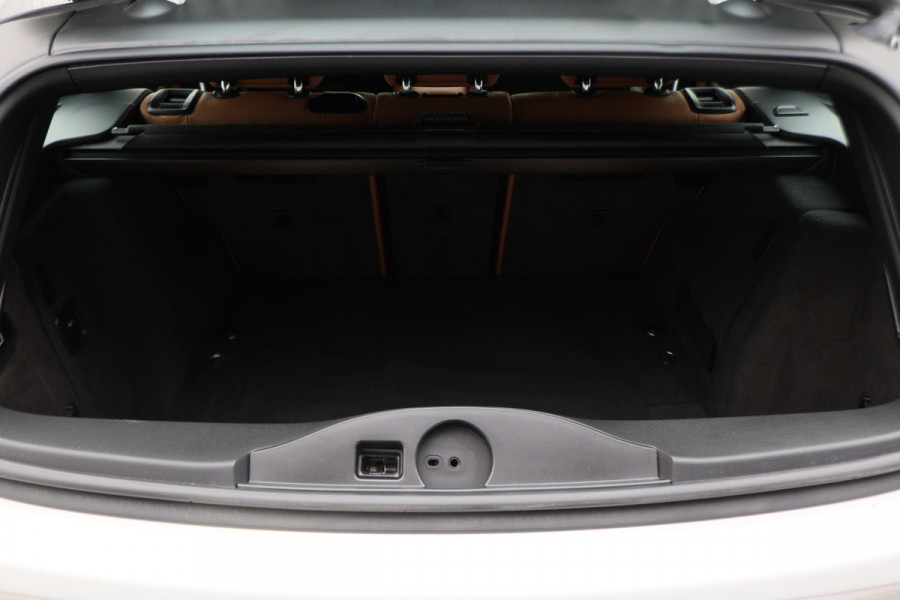 BMW 3 Serie Touring 318i Edition M Sport Shadow Executive Leer, Standkachel, Verwarmde Stoelen, Cruise, Navigatie, Bluetooth, 18''