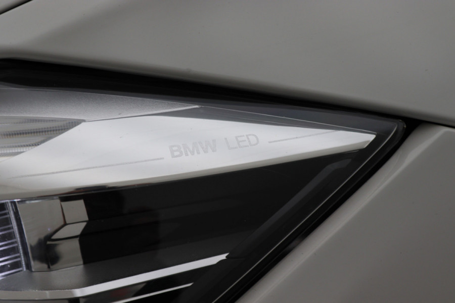 BMW 3 Serie Touring 318i Edition M Sport Shadow Executive Leer, Standkachel, Verwarmde Stoelen, Cruise, Navigatie, Bluetooth, 18''