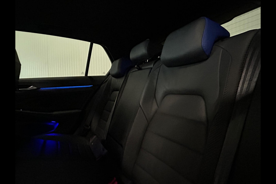 Volkswagen Golf 2.0 TSI R 4Motion | AKRAPOVIC | PANO | IQ LIGHTS | BLACK PACK