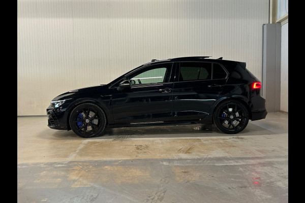 Volkswagen Golf 2.0 TSI R 4Motion | AKRAPOVIC | PANO | IQ LIGHTS | BLACK PACK