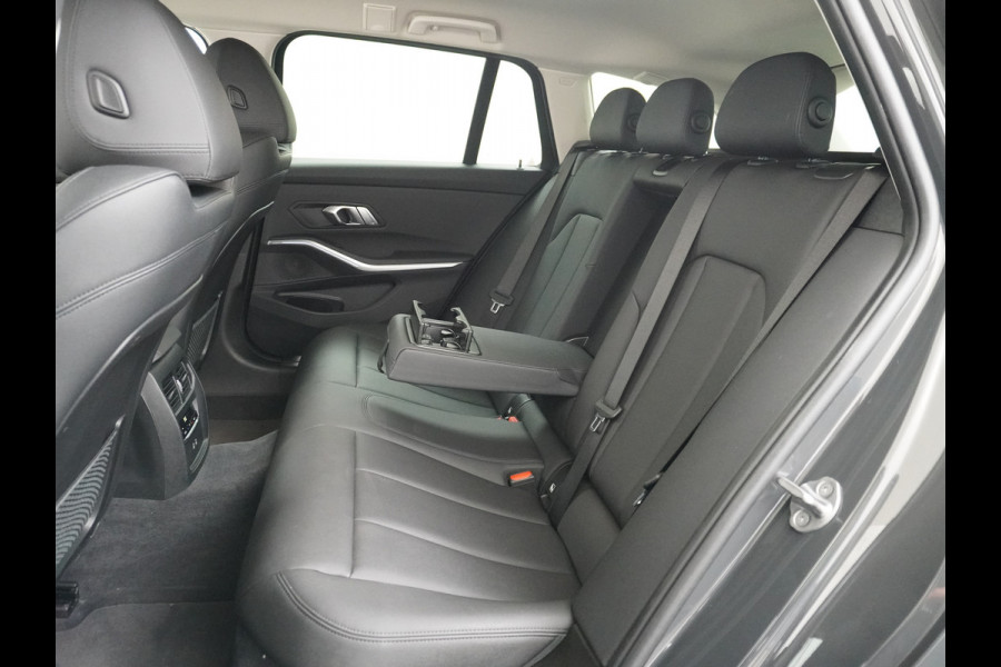 BMW 3 Serie Touring 2.0T 157PK AUT-8 Leder Sport Line Trekhaak Apple Carplay Android Auto Comfort Access BMW Digital KeyNavi Pro Live Cockpi Elek.Achterklep Bluetooth Pdc Led Business Edition 1e Eigenaar