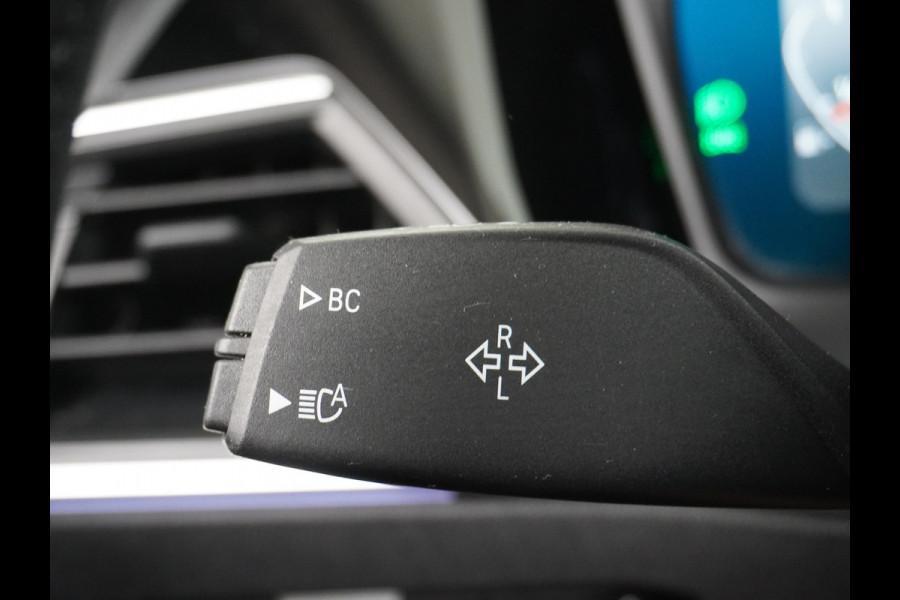 BMW 3 Serie Touring 2.0T 157PK AUT-8 Leder Sport Line Trekhaak Apple Carplay Android Auto Comfort Access BMW Digital KeyNavi Pro Live Cockpi Elek.Achterklep Bluetooth Pdc Led Business Edition 1e Eigenaar