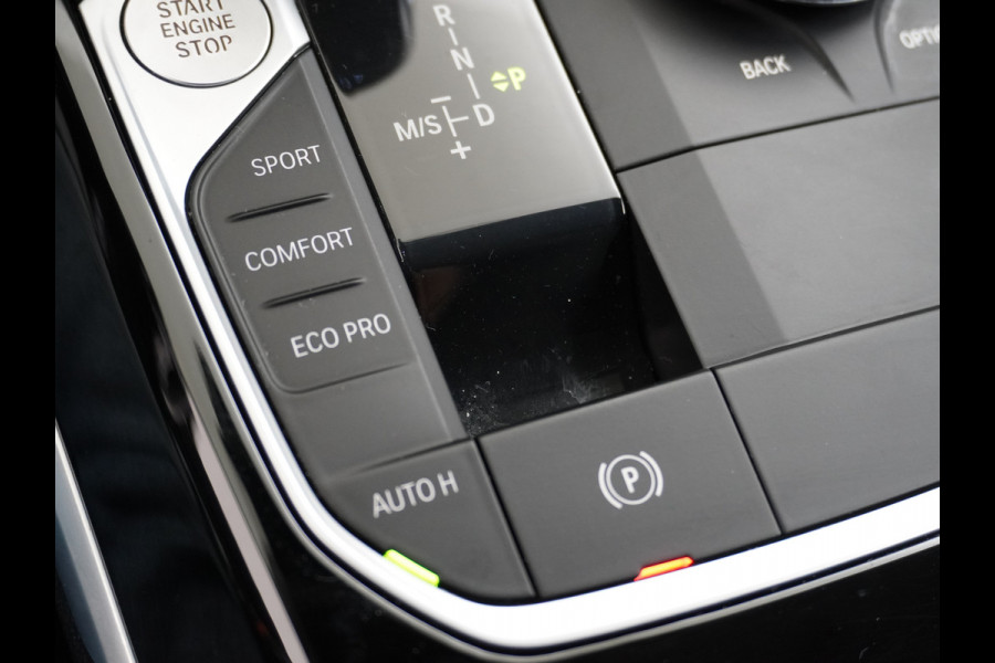 BMW 3 Serie Touring 2.0T 157PK AUT-8 Leder Sport Line Trekhaak Apple Carplay Android Auto Comfort Access BMW Digital KeyNavi Pro Live Cockpi Elek.Achterklep Bluetooth Pdc Led Business Edition 1e Eigenaar