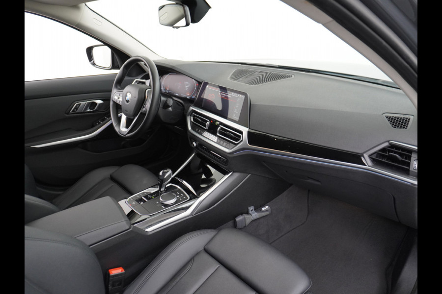BMW 3 Serie Touring 2.0T 157PK AUT-8 Leder Sport Line Trekhaak Apple Carplay Android Auto Comfort Access BMW Digital KeyNavi Pro Live Cockpi Elek.Achterklep Bluetooth Pdc Led Business Edition 1e Eigenaar