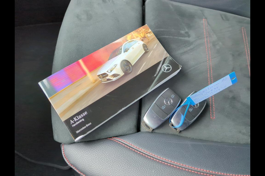 Mercedes-Benz A-Klasse 180 Business Solution AMG NL AUTO | CAMERA | STOELVERW | SFEERVERLICHTING |