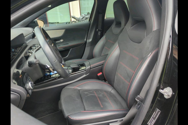 Mercedes-Benz A-Klasse 180 Business Solution AMG NL AUTO | CAMERA | STOELVERW | SFEERVERLICHTING |