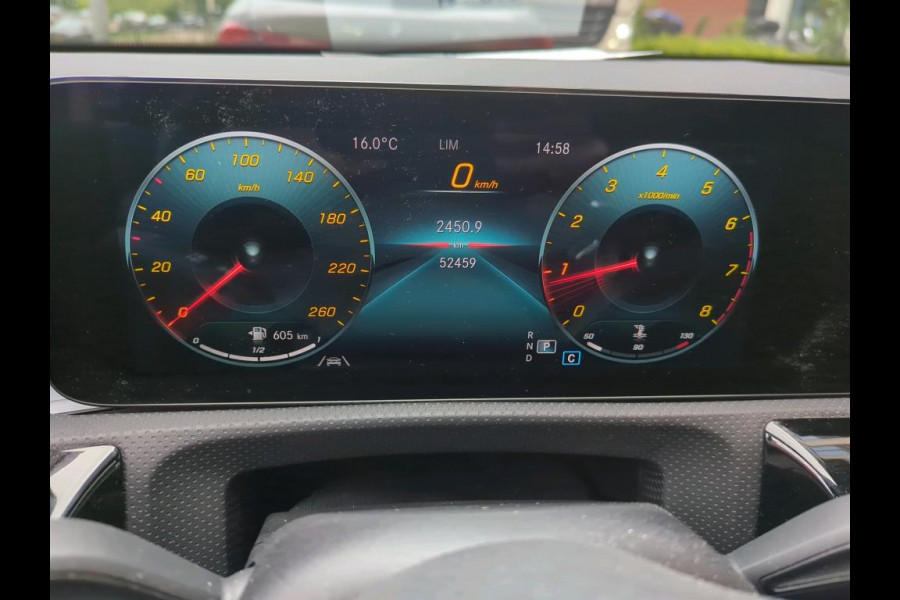 Mercedes-Benz A-Klasse 180 Business Solution AMG NL AUTO | CAMERA | STOELVERW | SFEERVERLICHTING |