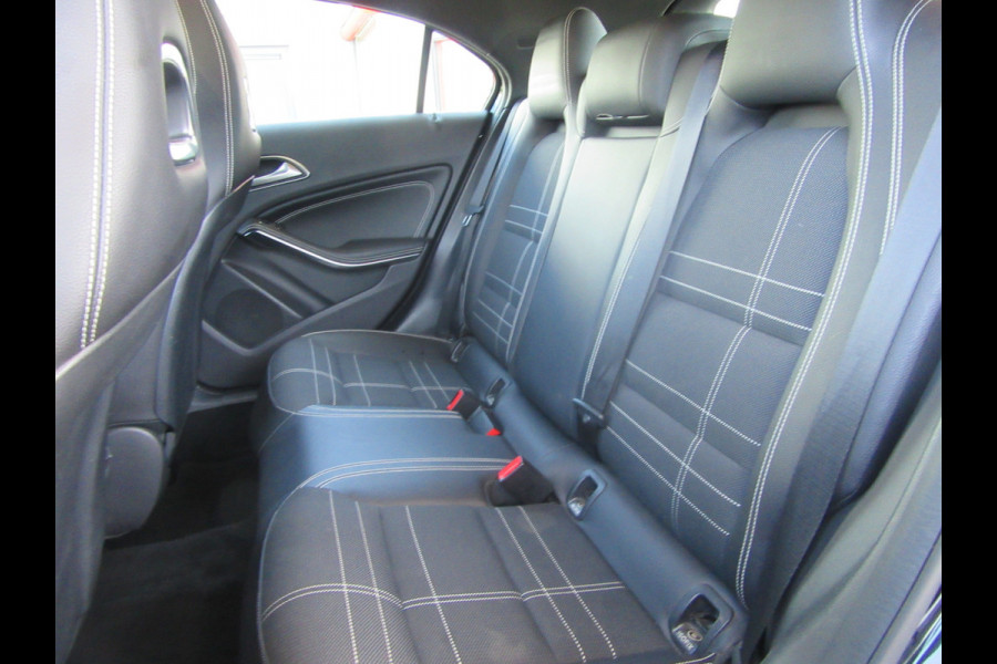 Mercedes-Benz A-Klasse 180 Ambition AMG Styling , LED, NAVI, PDC (occasion)