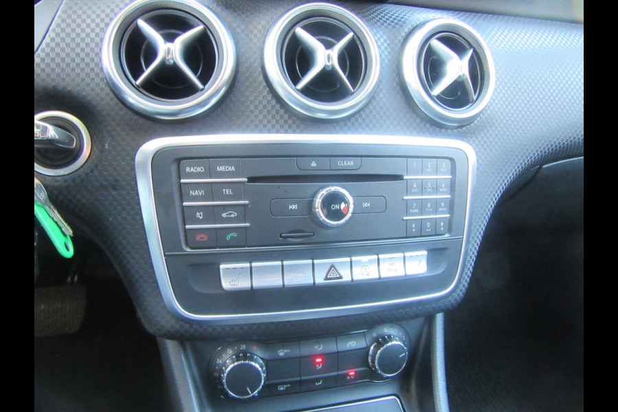 Mercedes-Benz A-Klasse 180 Ambition AMG Styling , LED, NAVI, PDC (occasion)