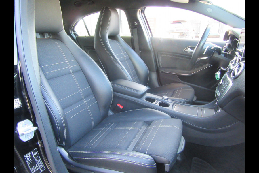 Mercedes-Benz A-Klasse 180 Ambition AMG Styling , LED, NAVI, PDC (occasion)
