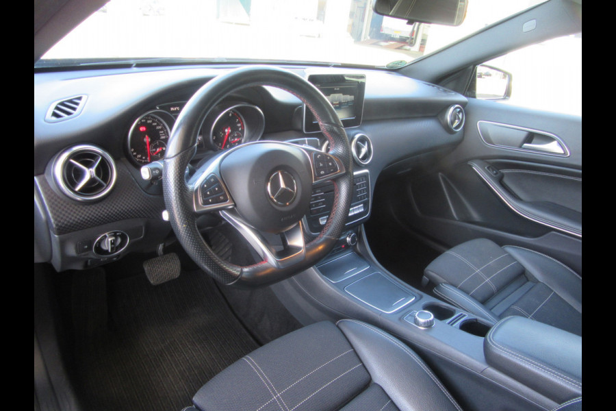 Mercedes-Benz A-Klasse 180 Ambition AMG Styling , LED, NAVI, PDC (occasion)