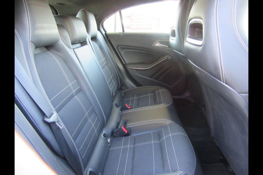 Mercedes-Benz A-Klasse 180 Ambition AMG Styling , LED, NAVI, PDC (occasion)