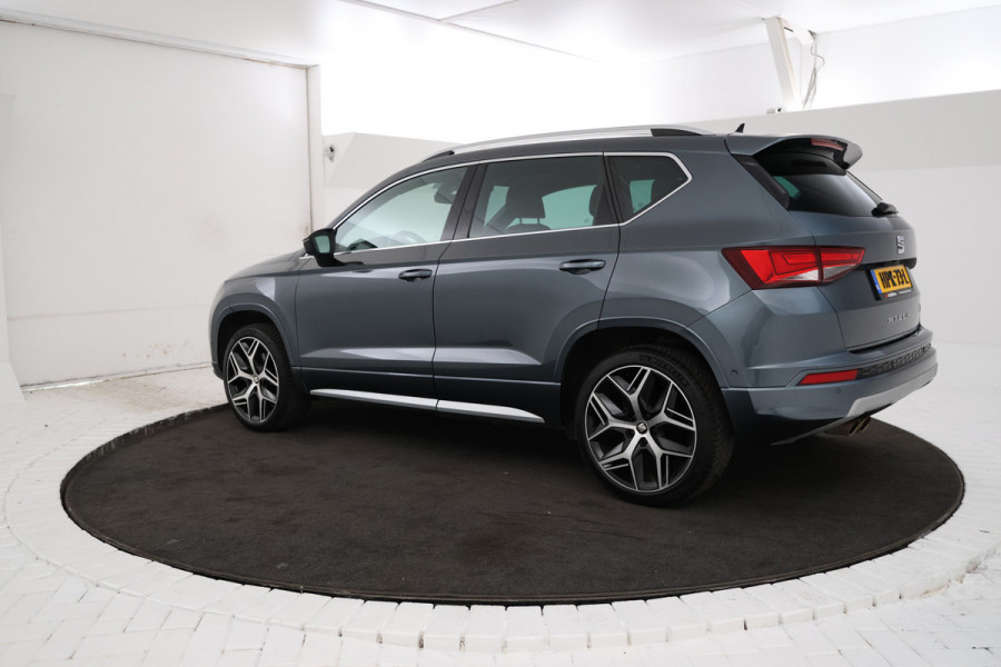 Seat Ateca 1.5 TSI FR Business Intense Black FR, LEER, Cruise Control, Panoramadak, Parkeer Sensoren