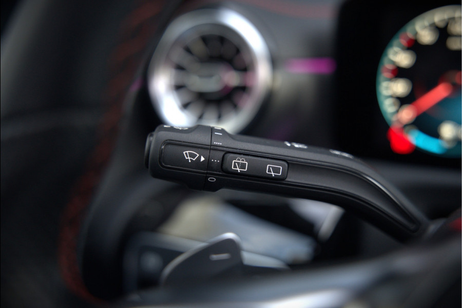 Mercedes-Benz CLA-Klasse Shooting Brake 250 e AMG Line | Panoramadak | Stoelverwarming | Cruise Control | Camera | Apple Carplay | Ambiance Verlichting | Night Pakket | Keyless | Dealer Onderhouden | Dodehoekdetectie