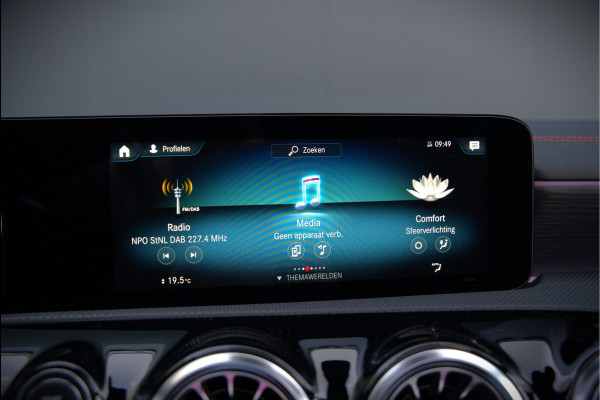 Mercedes-Benz CLA-Klasse Shooting Brake 250 e AMG Line | Panoramadak | Stoelverwarming | Cruise Control | Camera | Apple Carplay | Ambiance Verlichting | Night Pakket | Keyless | Dealer Onderhouden | Dodehoekdetectie