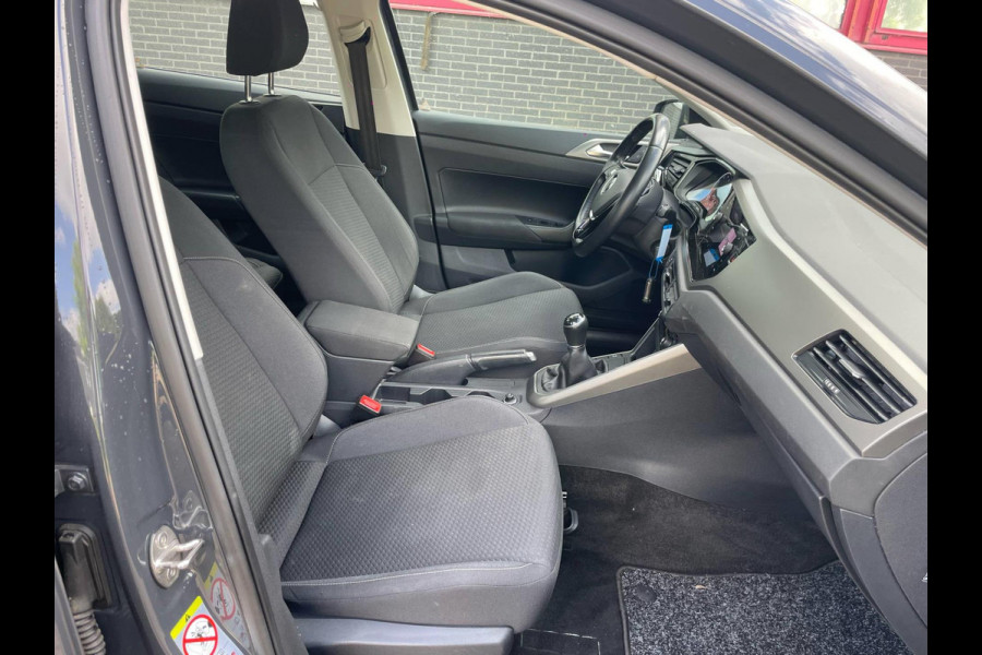 Volkswagen Polo 1.0 TSI Comfortline Business / navigatie / cruise control
