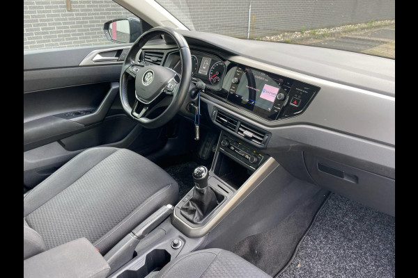 Volkswagen Polo 1.0 TSI Comfortline Business / navigatie / cruise control
