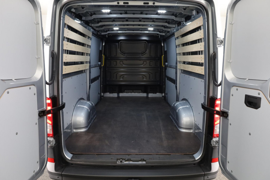 Volkswagen Crafter Trendline L3 2.0 TDI EU6 140 pk GVW 3.0T Zijschuifdeur links en rechts, Camera achter!!