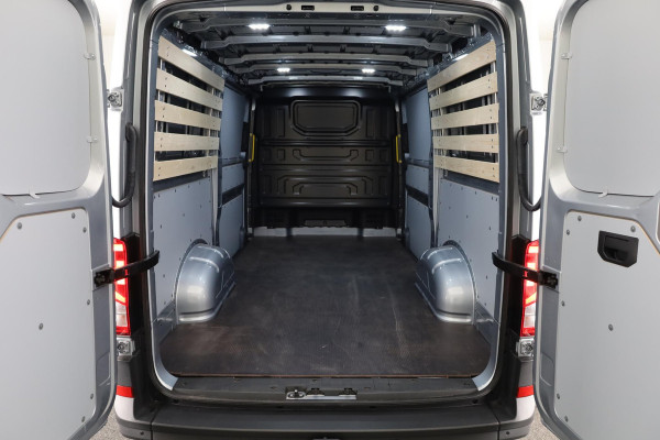 Volkswagen Crafter Trendline L3 2.0 TDI EU6 140 pk GVW 3.0T Zijschuifdeur links en rechts, Camera achter!!