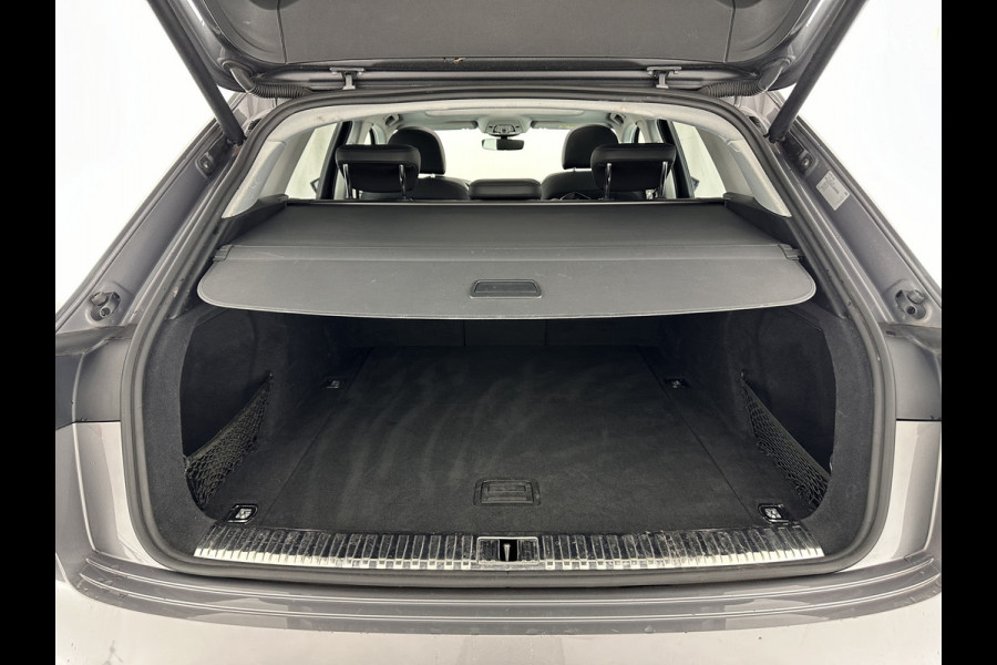 Audi e-tron 50 quattro Business edition Plus 71 kWh [ 3-Fase ] (INCL.BTW) *PANO | LEATHER-ALCANTARA | FULL-LED | MEMORY-PACK | DIGI-COCKPIT | CAMERA | DAB+ | KEYLESS | NAVI-FULLMAP | SPORT-SEATS*