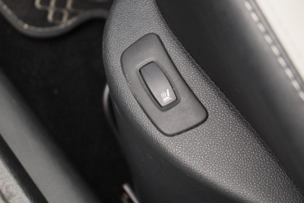 Renault Clio Estate 0.9 TCe Bose Navigatie Climate-control Cruise * Origineel Nederlands *