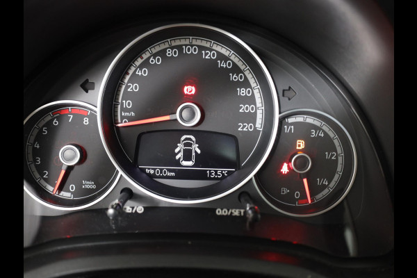 Volkswagen up! 1.0 BMT high up! 75pk 5bak| 15'LM-velgen| airco| cruisecontrol| parksensors achter
