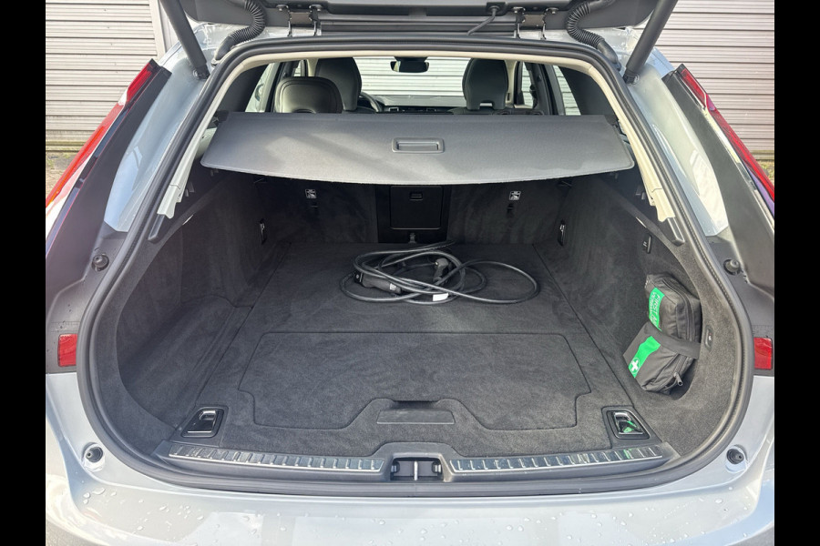 Volvo V90 T6 Plug-in hybrid AWD Ultra Dark / Head-Up / Schuif/kanteldak / Trekhaak / Blis / 360 Camera /