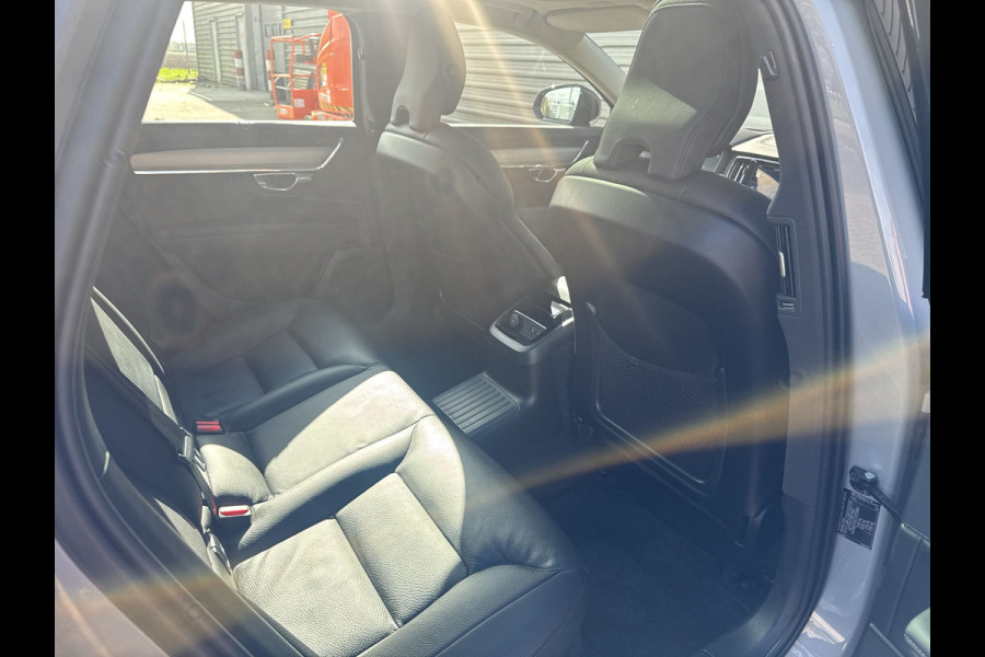 Volvo V90 T6 Plug-in hybrid AWD Ultra Dark / Head-Up / Schuif/kanteldak / Trekhaak / Blis / 360 Camera /