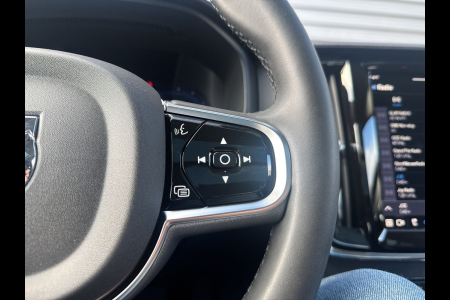 Volvo V90 T6 Plug-in hybrid AWD Ultra Dark / Head-Up / Schuif/kanteldak / Trekhaak / Blis / 360 Camera /