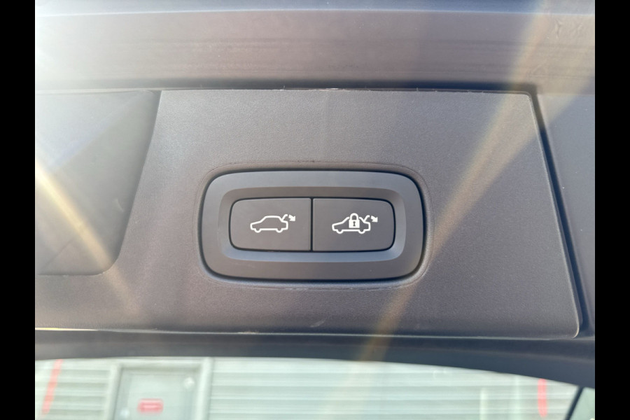 Volvo V90 T6 Plug-in hybrid AWD Ultra Dark / Head-Up / Schuif/kanteldak / Trekhaak / Blis / 360 Camera /
