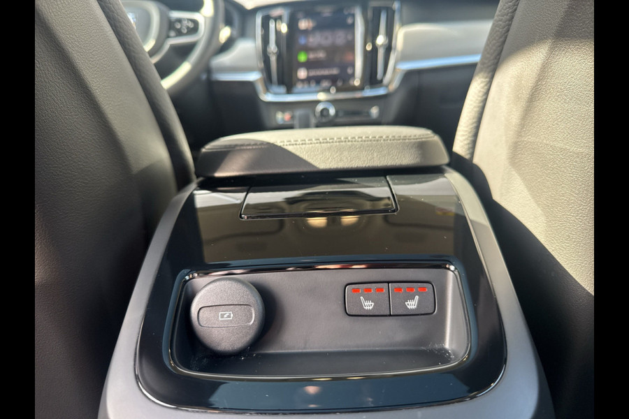 Volvo V90 T6 Plug-in hybrid AWD Ultra Dark / Head-Up / Schuif/kanteldak / Trekhaak / Blis / 360 Camera /