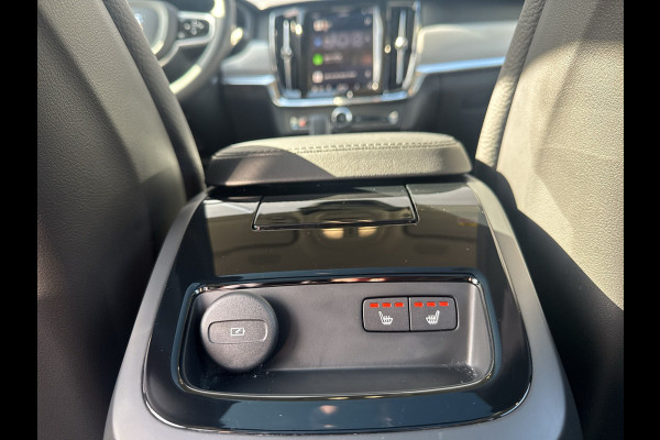 Volvo V90 T6 Plug-in hybrid AWD Ultra Dark / Head-Up / Schuif/kanteldak / Trekhaak / Blis / 360 Camera /